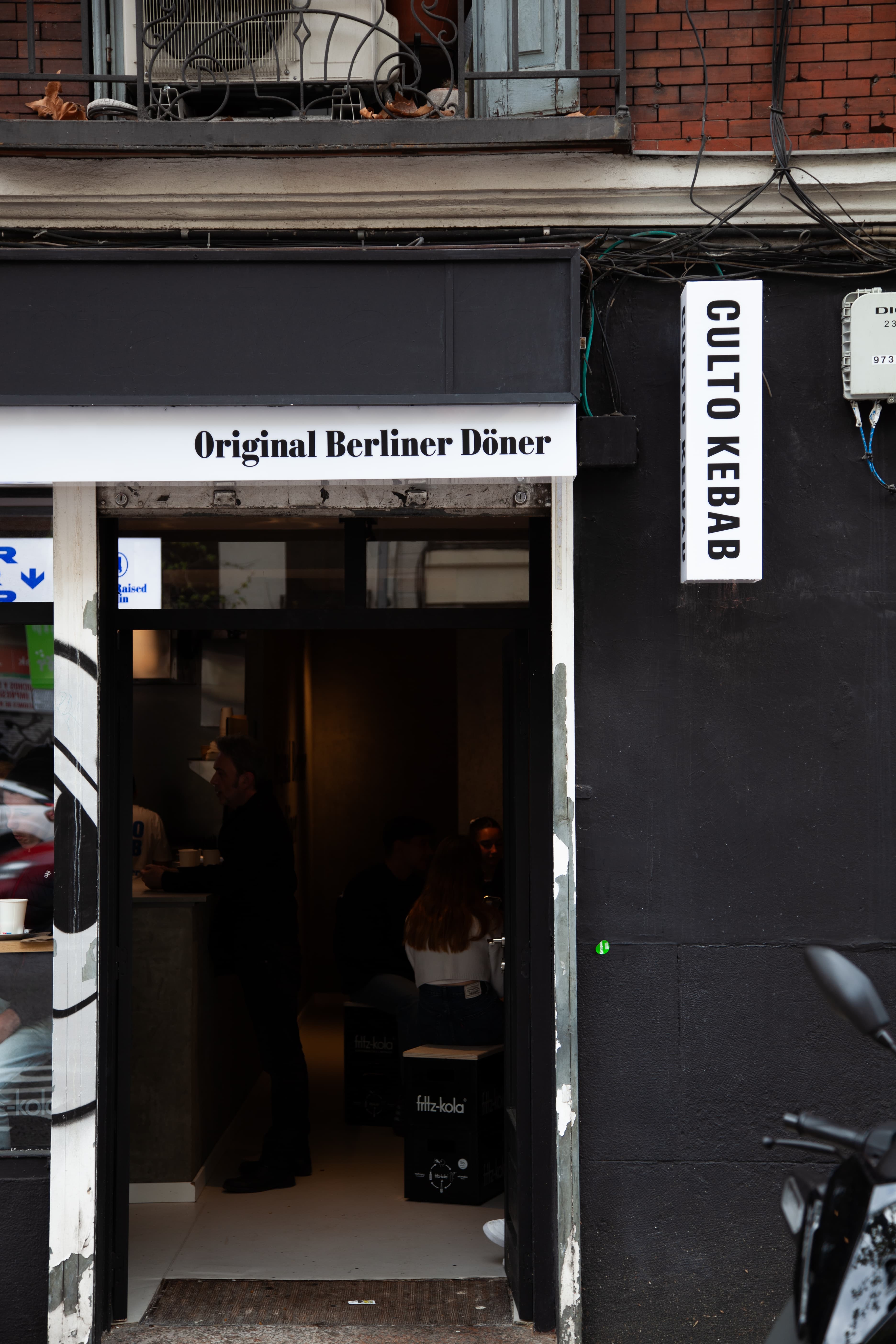 Fachada del local Culto Kebab en Atocha — Original Berliner Döner